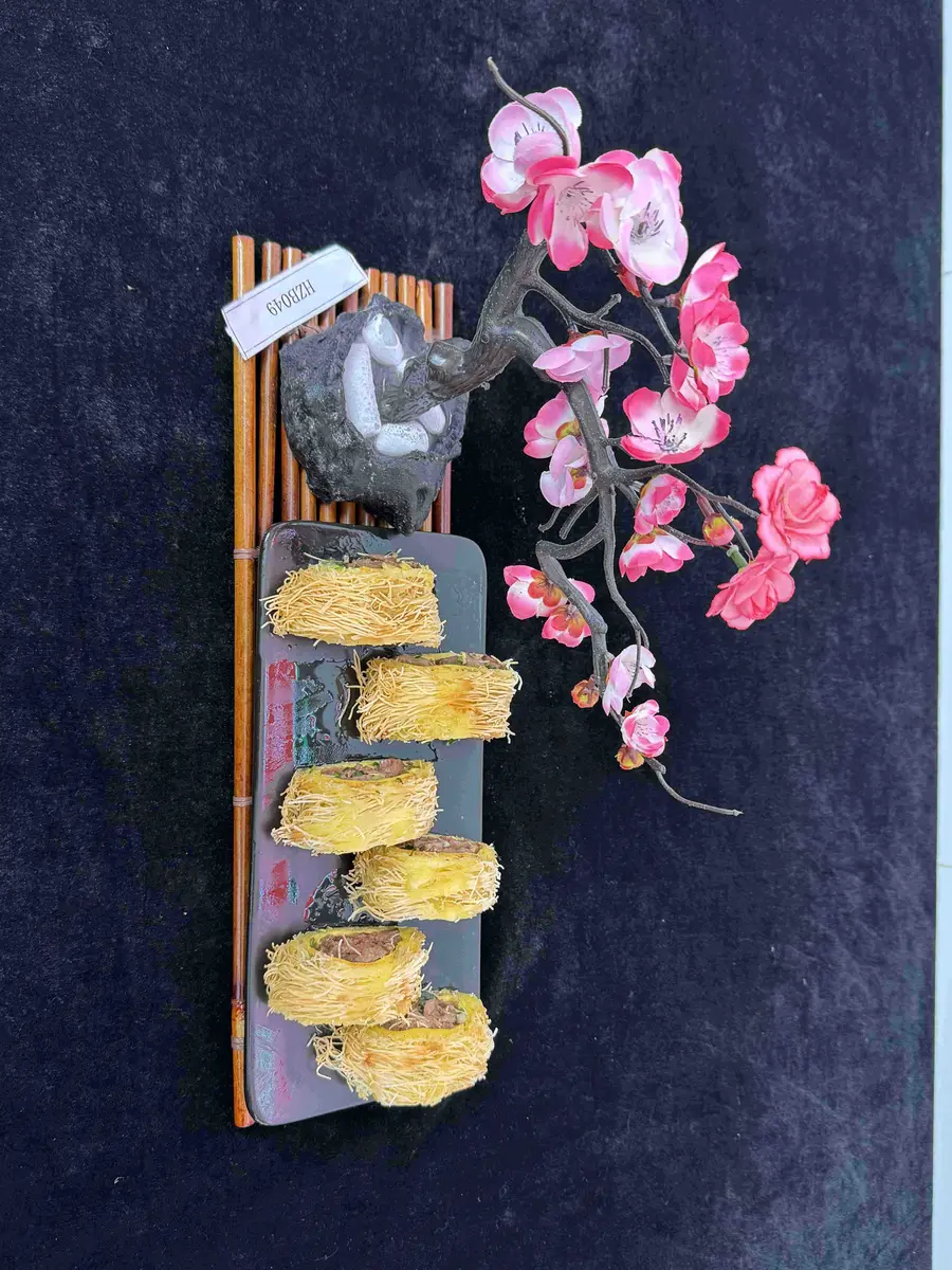 凤凰迎春