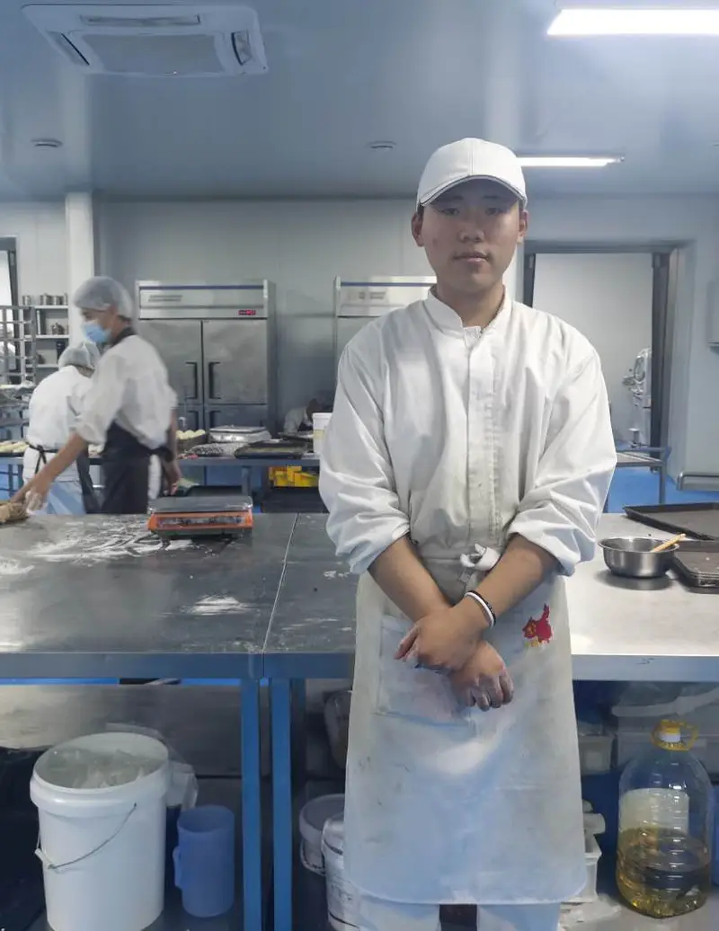 赵新鹏，保定市新丰蛋糕店
